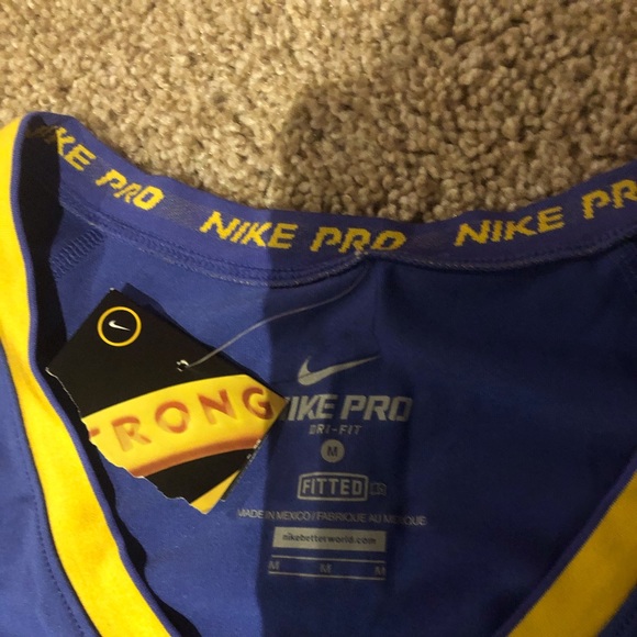 Nike purple v neck - Picture 2 of 2